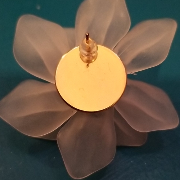 *Florence* Flower Earrings - Picture 6 of 6